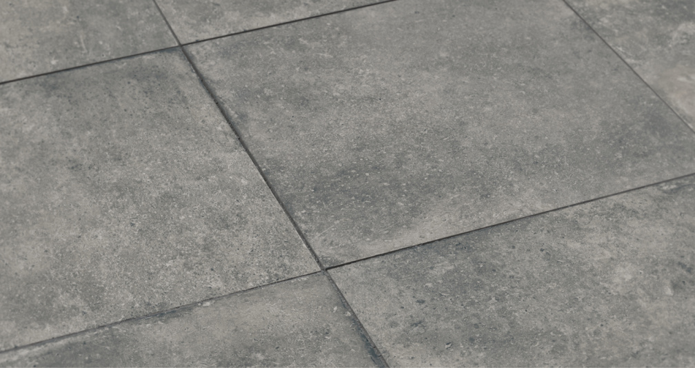 Emperor® Maxima Sarone Anthracite 90x90x3 cm – Rustikale Kalksteinoptik in tiefem Anthrazit