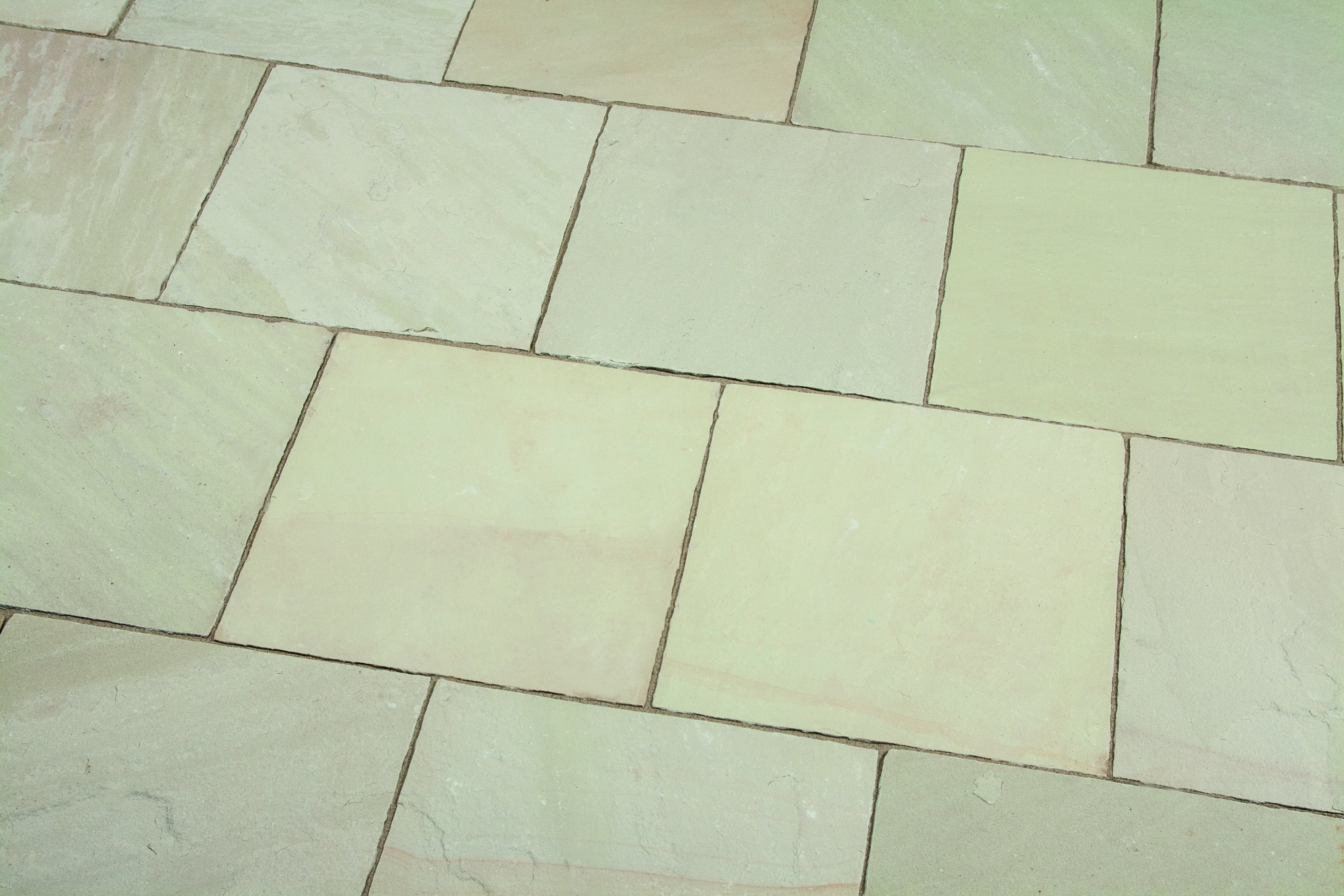 Terrassenplatte Mint 70x55x2,5-4cm